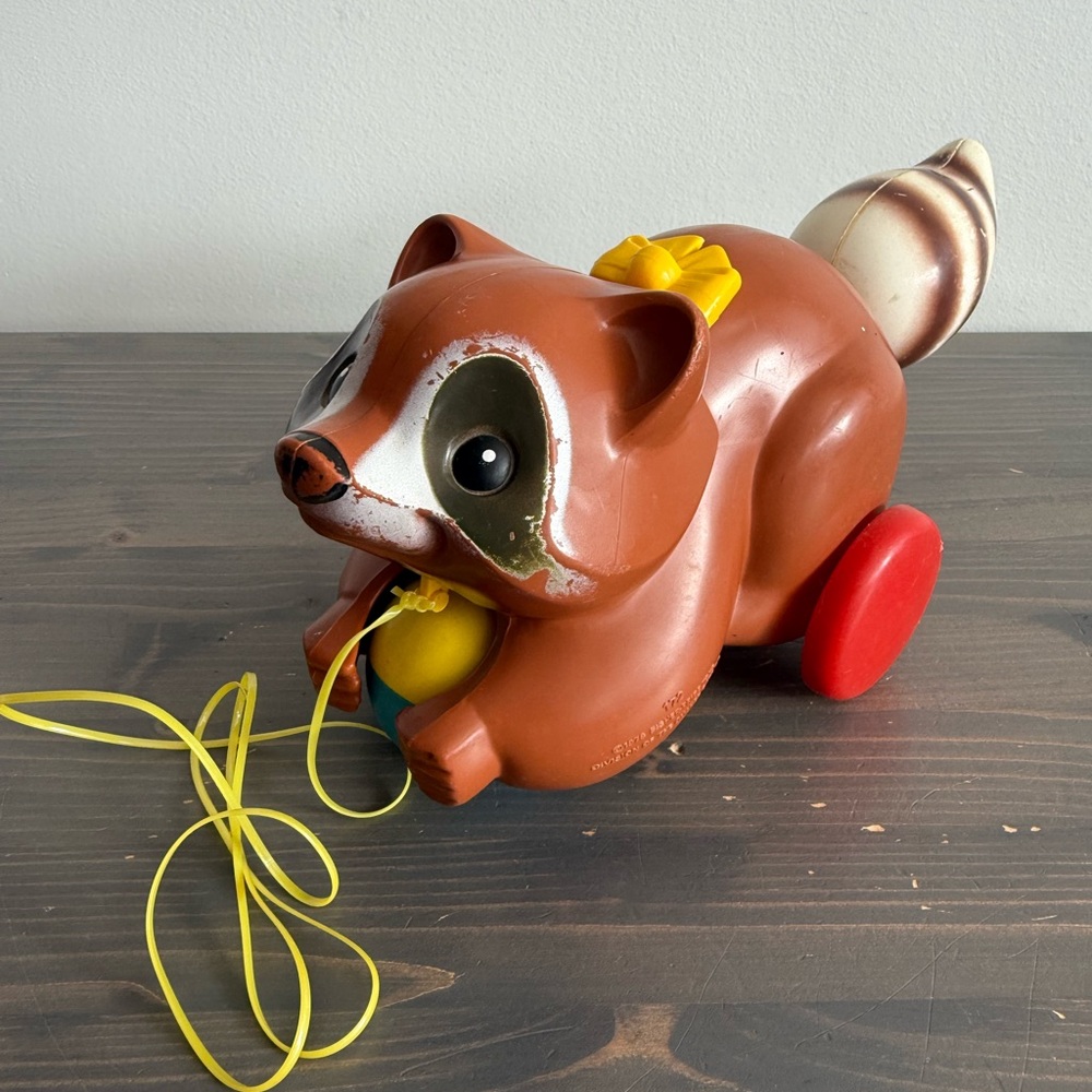 Vintage Fisher Price Roly racoon pull toy - Picture 10 of 12